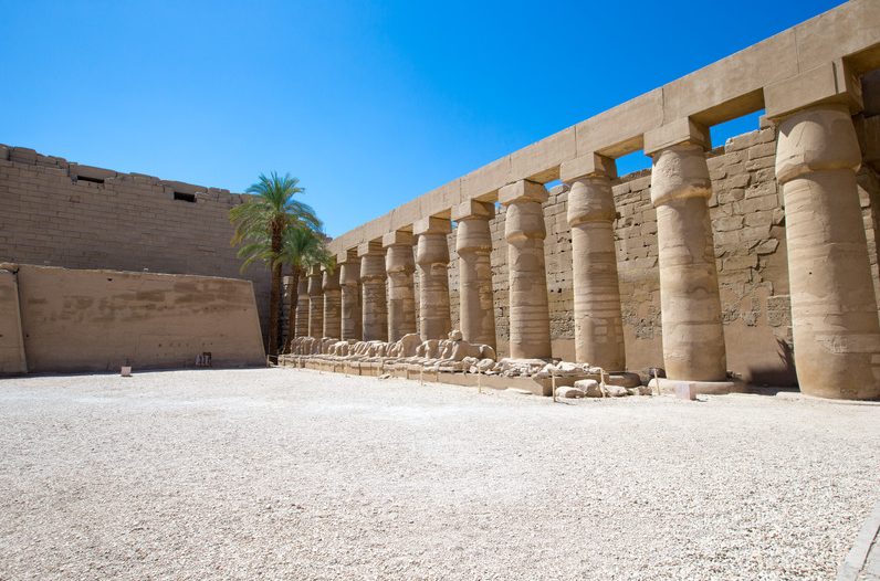 Археологи нашли элементы храма, строившегося при последнем фараоне (ФОТО)
