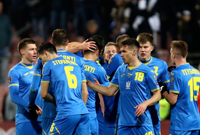 Сборная Украины по футболу прошла в плей-офф квалификации ЧМ-2022 (ВИДЕО)