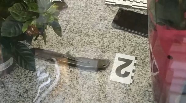 Мужчина с ножом напал не посетителей одесского супермаркета (ФОТО)