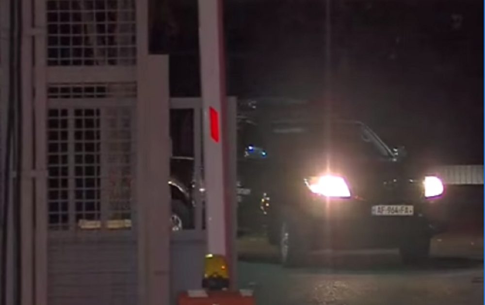Саакашвили перевозят в военный госпиталь (ВИДЕО)