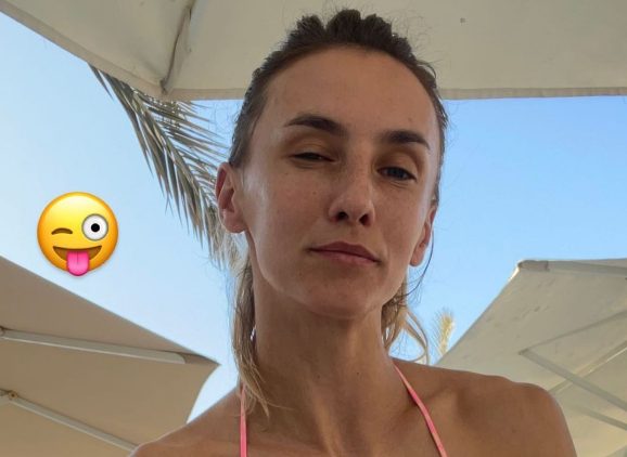 Украинская теннисистка отдыхает в Дубае: Цуренко позировала в бикини (ФОТО)
