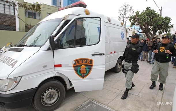 10 погибших: в Перу микроавтобус свалился в пропасть (ФОТО)