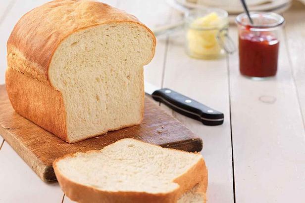 Исключить белый хлеб из рациона посоветовали пожилым людям