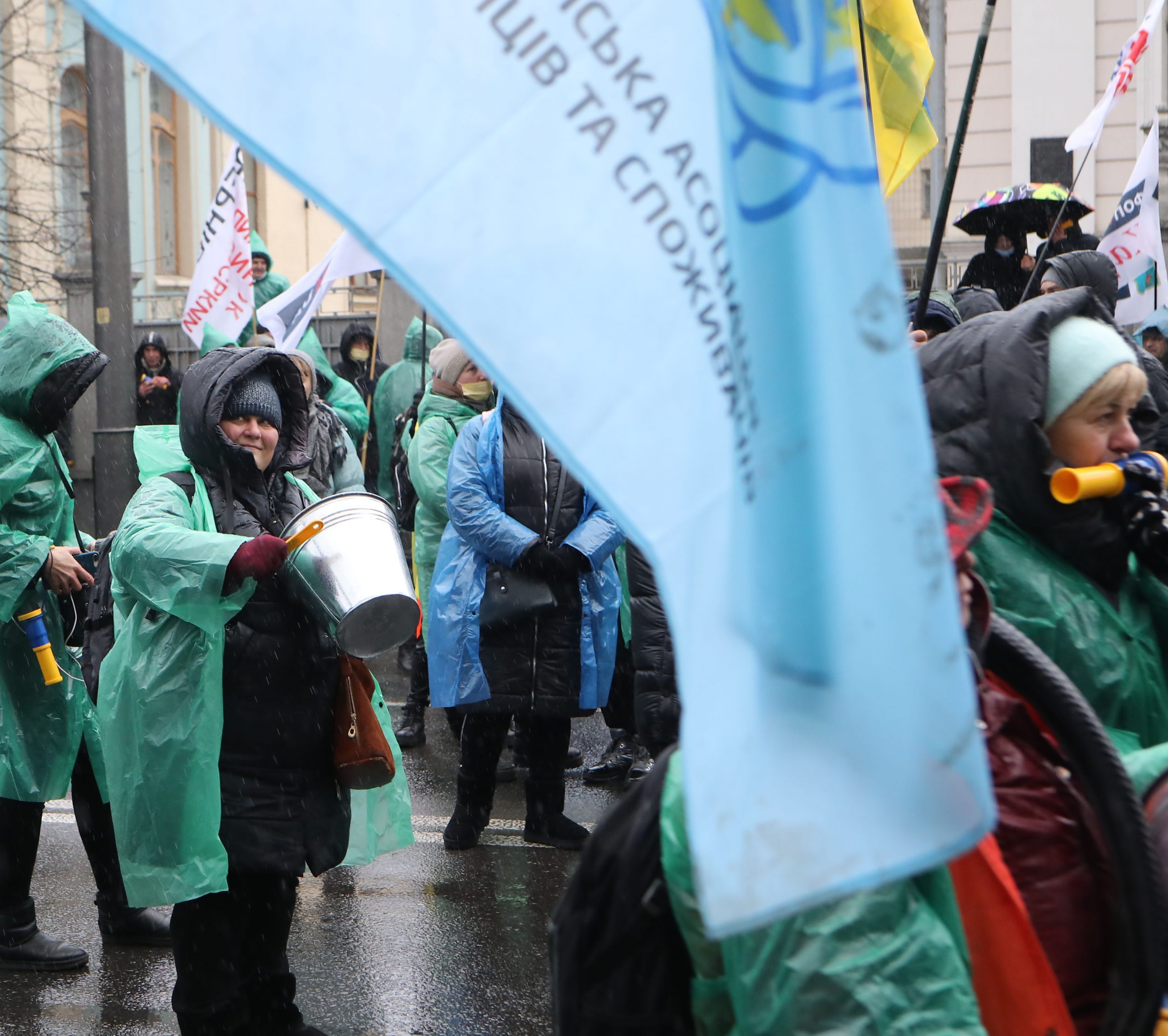 Петарды у парламента: В Киеве состоялся митинг предпринимателей