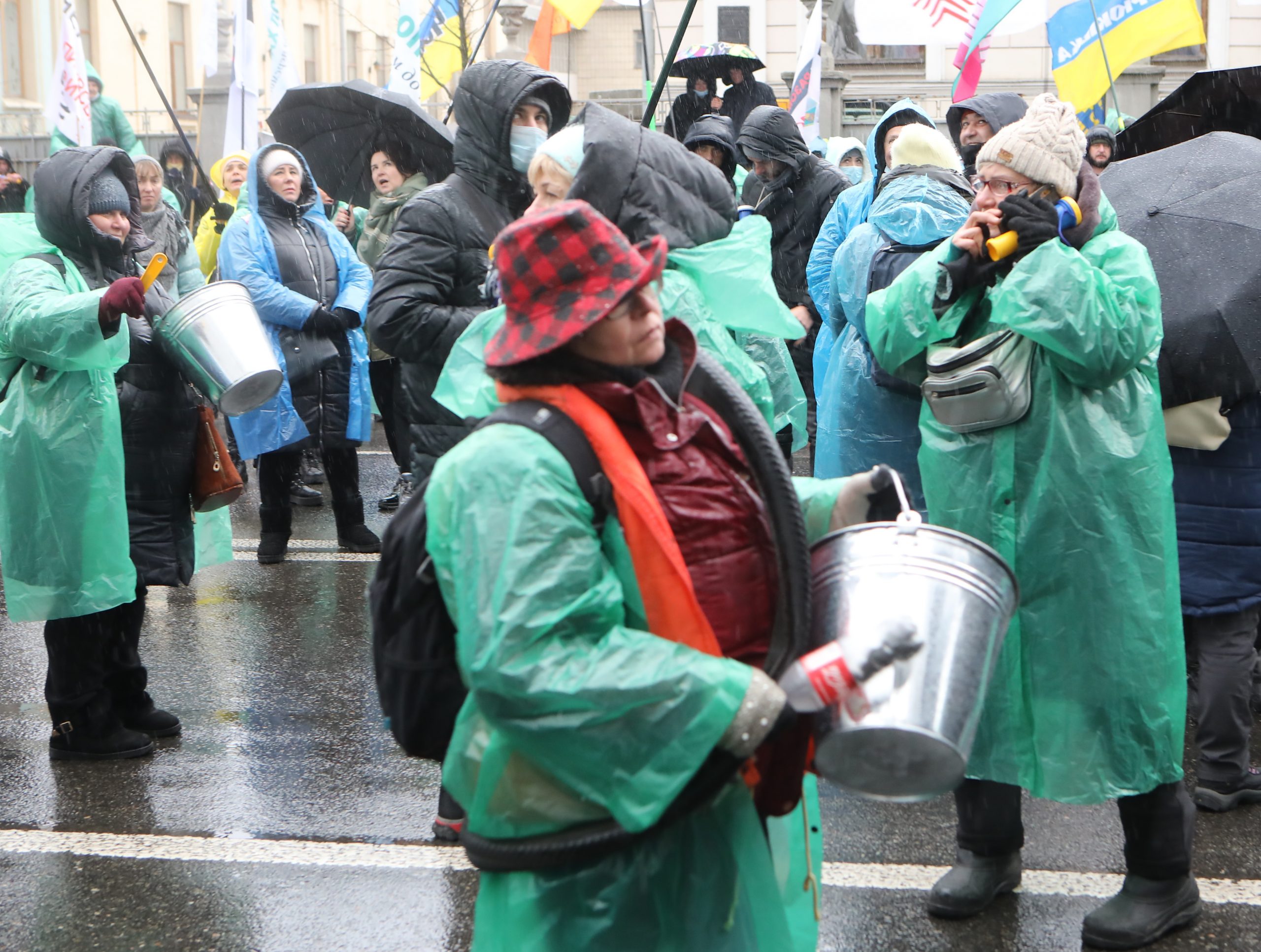 Петарды у парламента: В Киеве состоялся митинг предпринимателей