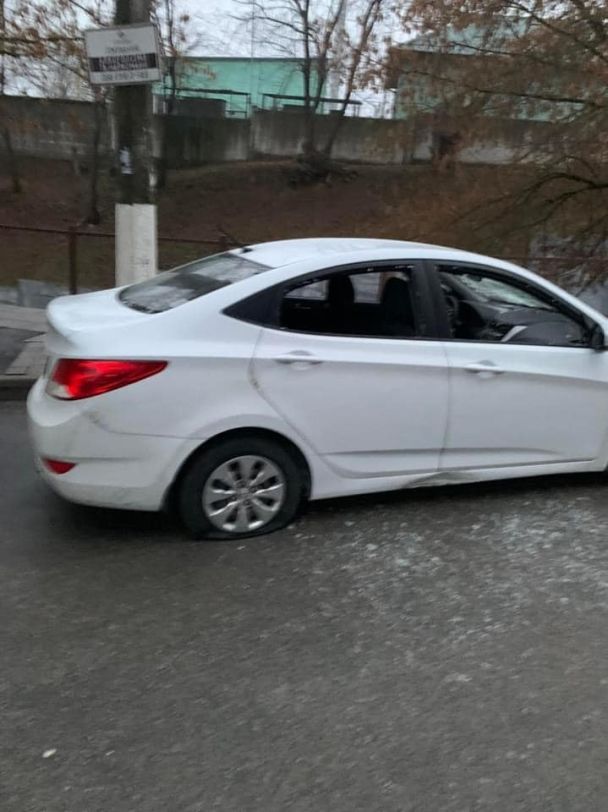Под Киевом открыли стрельбу по Hyundai во дворе (ФОТО)