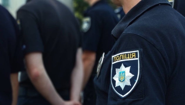 В Одессе девушке стало плохо, на помощь пришла полиция (ВИДЕО)