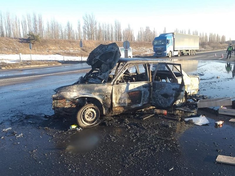 ДТП на трассе в Киевской области: автомобиль загорелся после столкновения (ФОТО)
