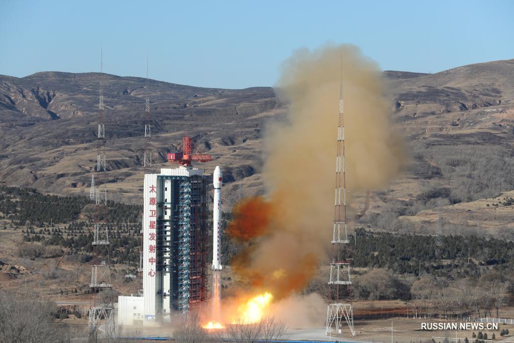 Китай запустил в космос новый спутник (ФОТО, ВИДЕО)