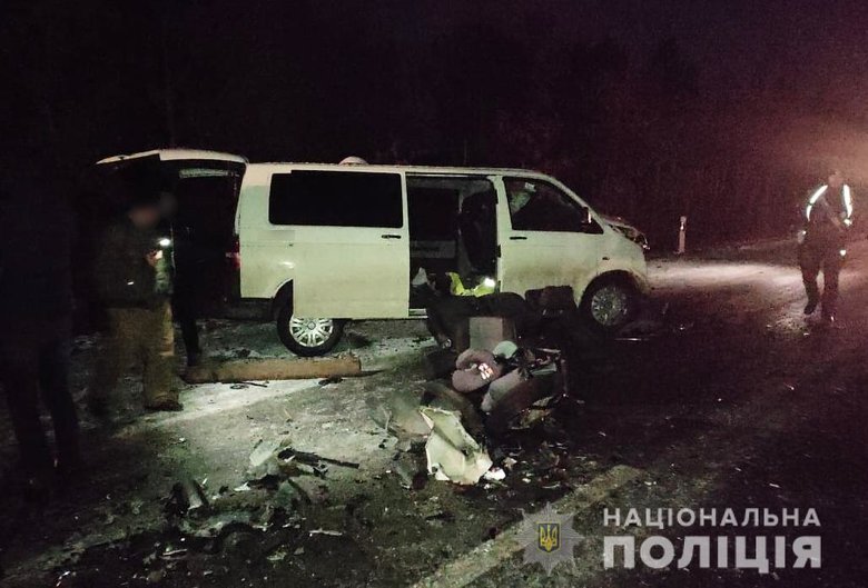 На Волыни – ДТП с микроавтобусом: пострадали 7 человек, трое детей – в реанимации (ФОТО)