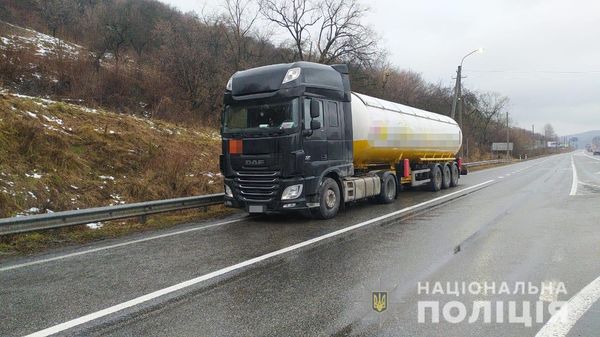 На Закарпатье остановили грузовик с контрабандным топливом (ФОТО)