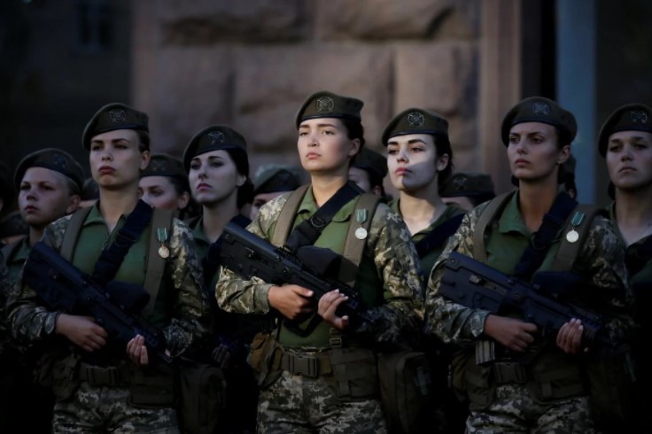 «Ответ Путину»: украинок берут на воинский учет