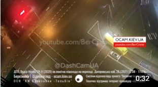 На Березняках в Киеве Honda на перекрестке сбила пешехода-нарушителя (ВИДЕО)