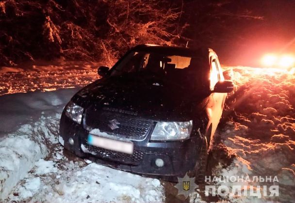 На Буковине парни избили водителя и угнали его кроссовер (ФОТО)