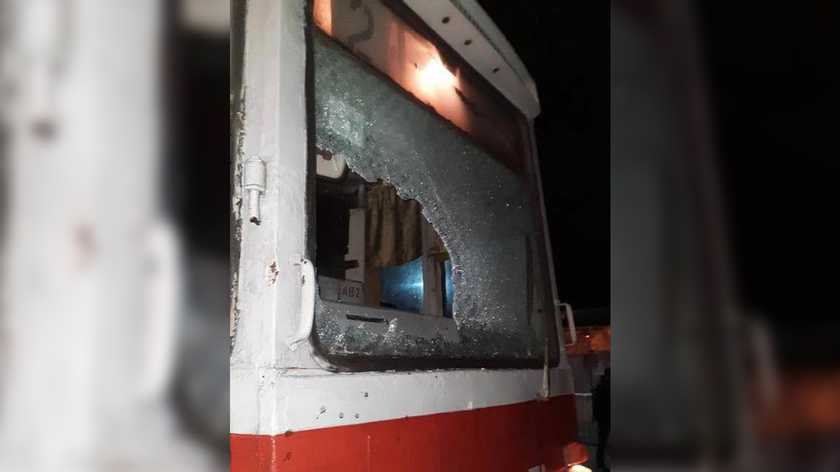 В Кривом Роге подростки разбили трамвай и избили пассажира (ФОТО)