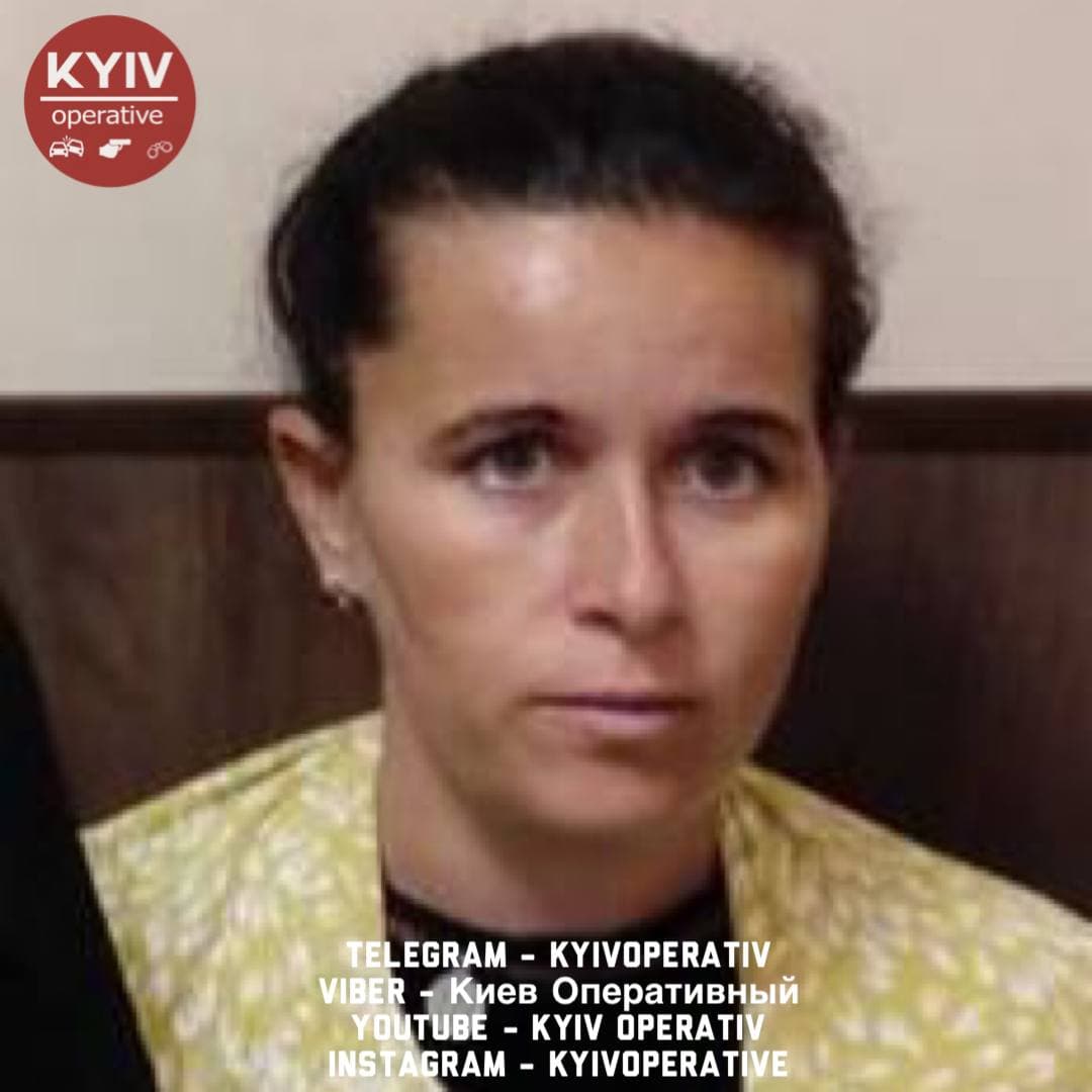 «Охотилась» на невнимательных прохожих: в Киеве поймали опытную уличную воровку