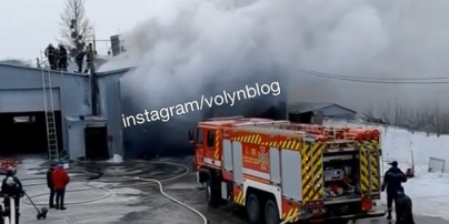 В Луцке пожарные ликвидировали возгорание в СТО (ВИДЕО)