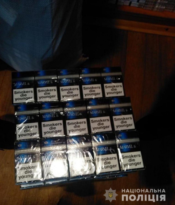 На Николаевщине на рынке нашли партию контрафактных сигарет (ФОТО)