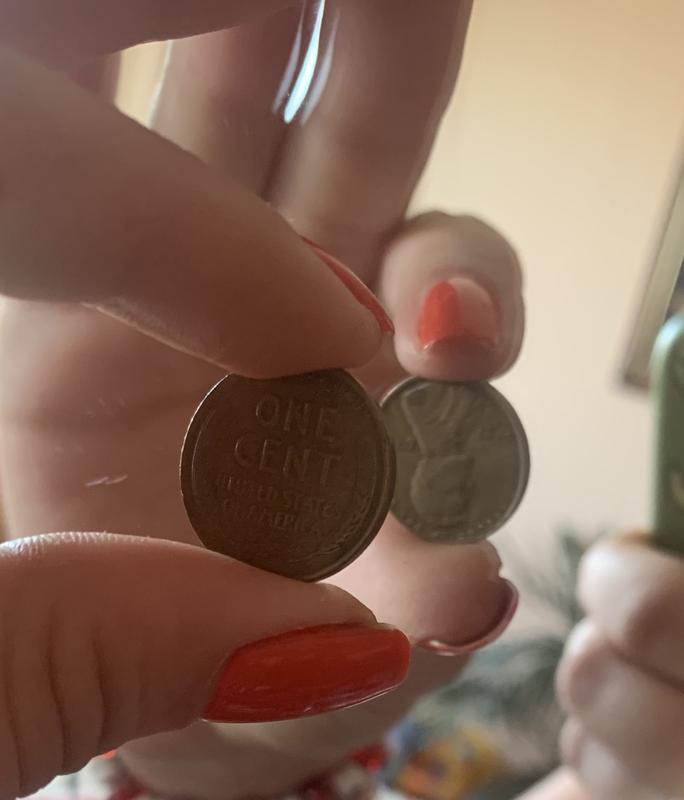 В Украине выставили на продажу уникальную монету-перевертыш (ФОТО)