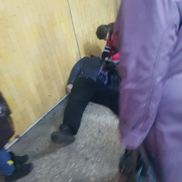 В Харькове прямо на станции метро умер пассажир (ФОТО)
