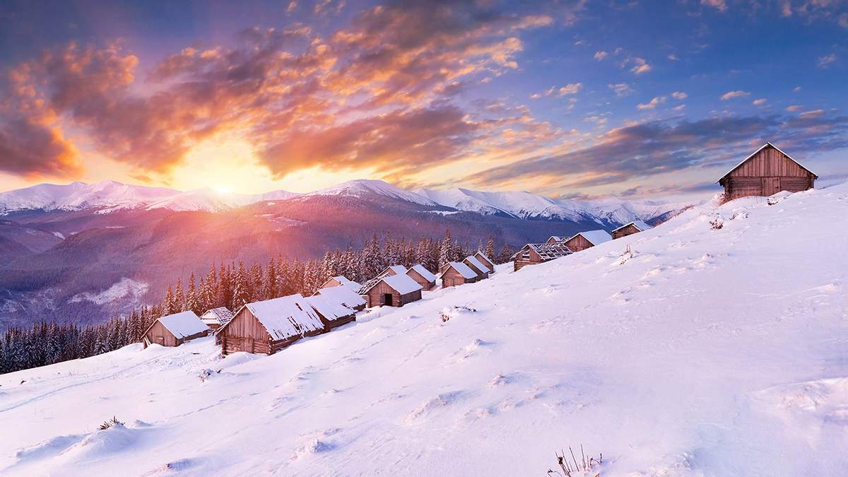 Спасатели призывают туристов отказаться от походов в горы
