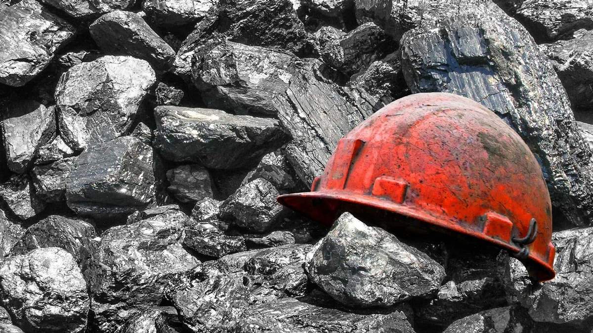 На зарплаты шахтерам выделили еще 300 млн