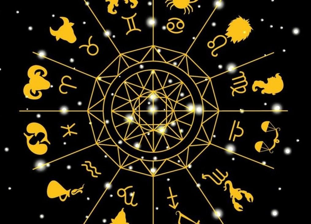 Астрологи назвали 3 знака Зодиака, которые создадут семью в 2022 году
