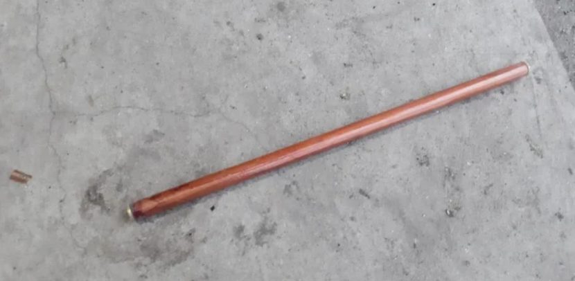 Под Мелитополем пьяные электрики выламывали дверь в квартиру (ФОТО)