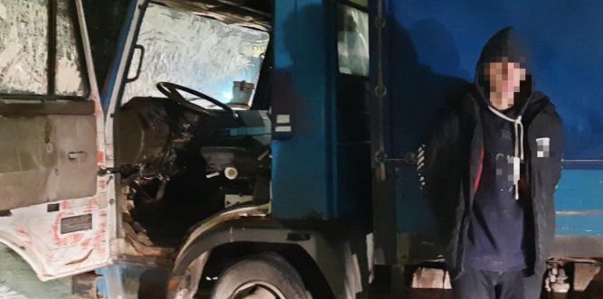 На Киевщине юноша с девушкой на угнанном грузовике скрывались от полиции (ФОТО)