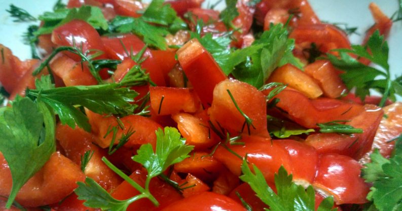 В Черкасской области женщина ударила ножом мужчину, потому что ему не понравился салат