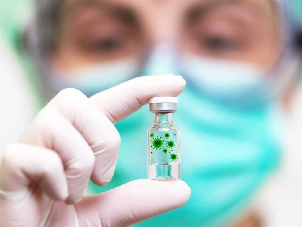 В Минздраве приняли решение о третьей бустерной дозе COVID-вакцины