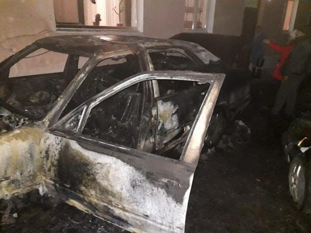 На Киевщине «Отелло» сжег два авто знакомых своей жены (ФОТО)