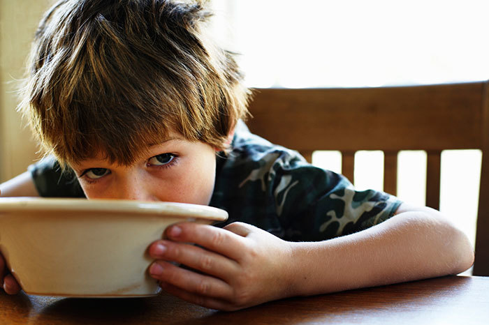 Ученые назвали худшую еду для мозга ребенка