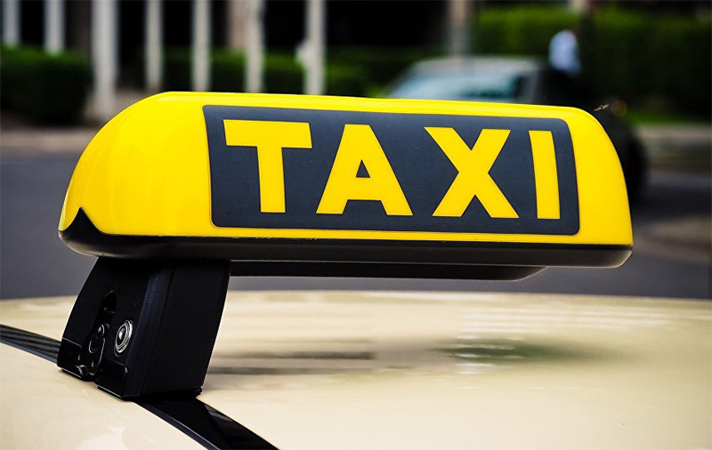 В Украине мошенники воруют деньги с карт за услуги такси