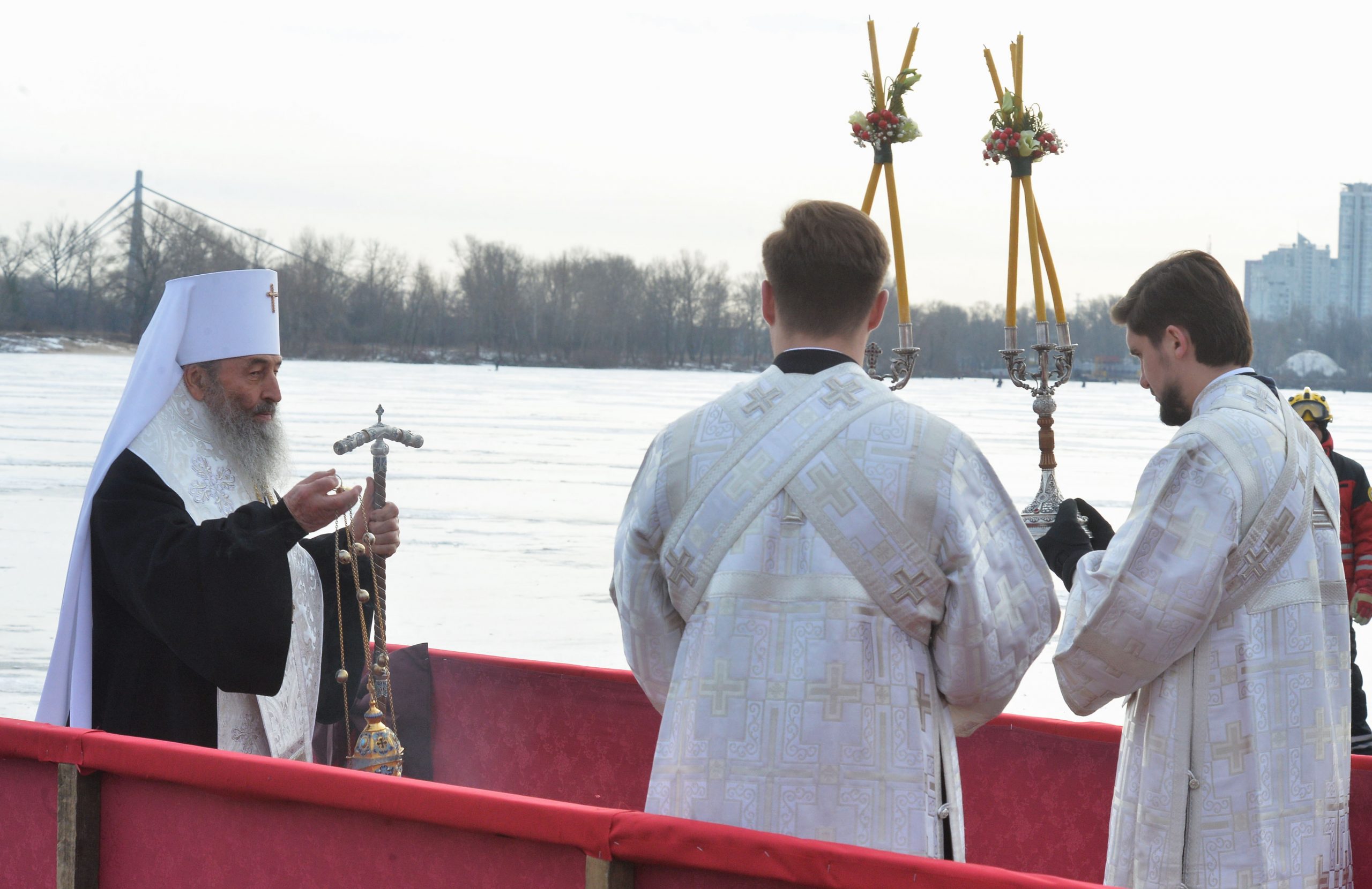 Митрополит Киевский и всея Украины Онуфрий освятит воды Днепра