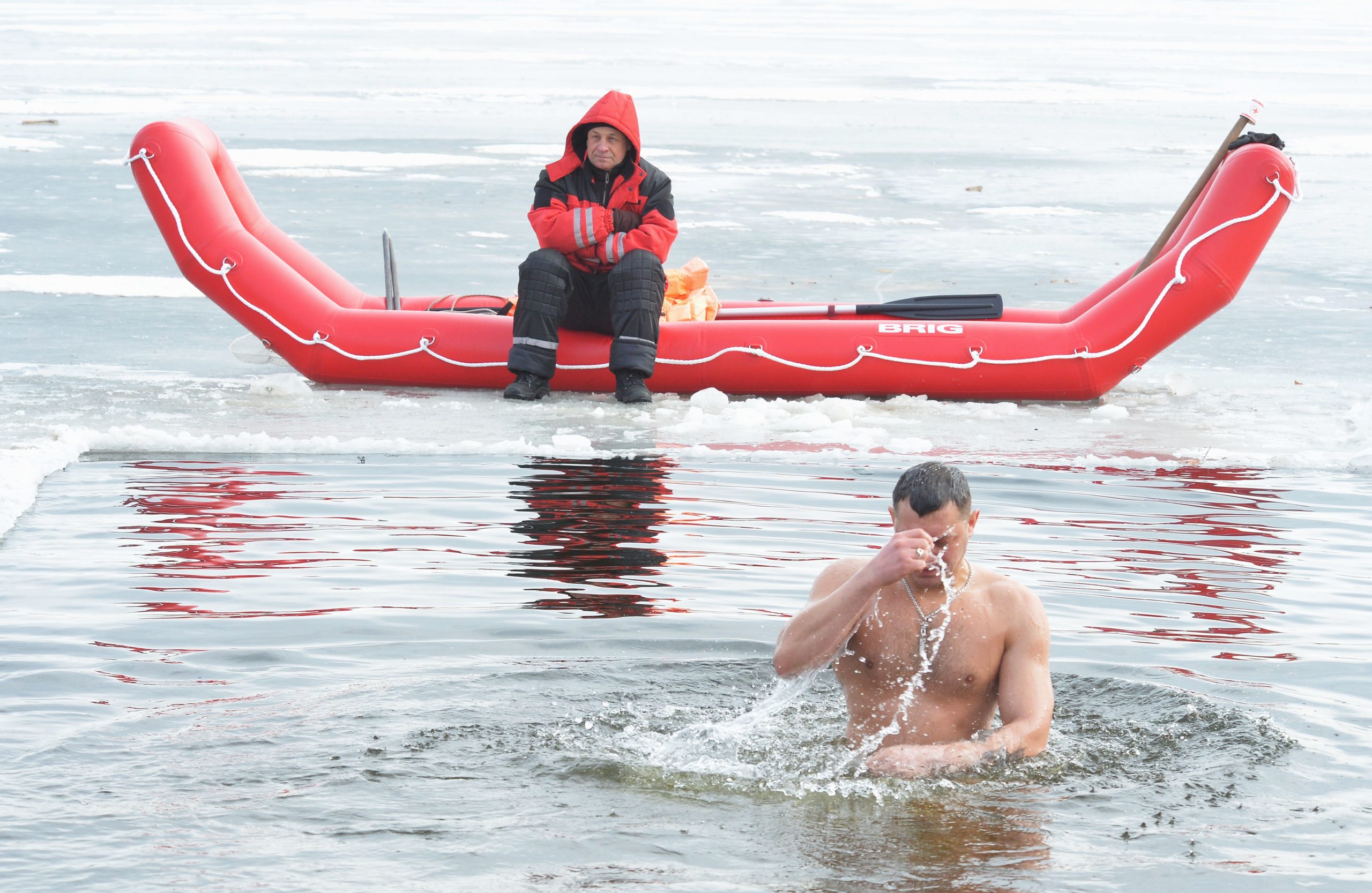 Митрополит Киевский и всея Украины Онуфрий освятит воды Днепра