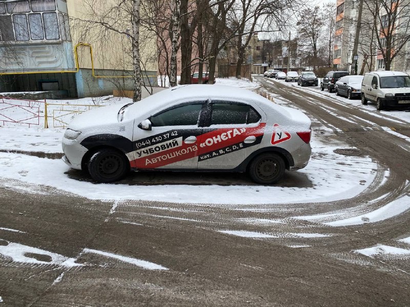 В Киеве автоинструктор перевоплотился в «героя парковки» (ФОТО)