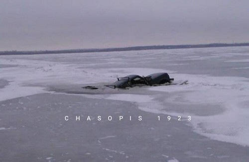 На Харьковщине автомобиль с мужчиной и собакой провалился под лед (ФОТО)