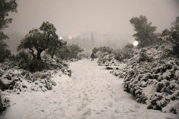 На Израиль обрушилась мощная снежная буря (ФОТО, ВИДЕО)