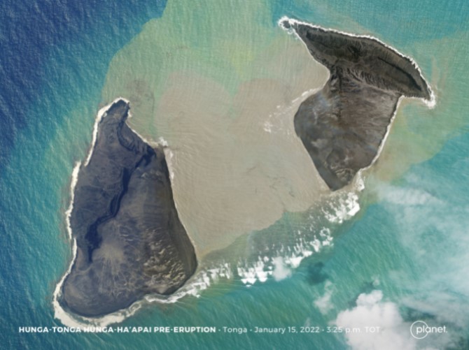 На Земле из-за извержения вулкана появился новый остров (ФОТО)