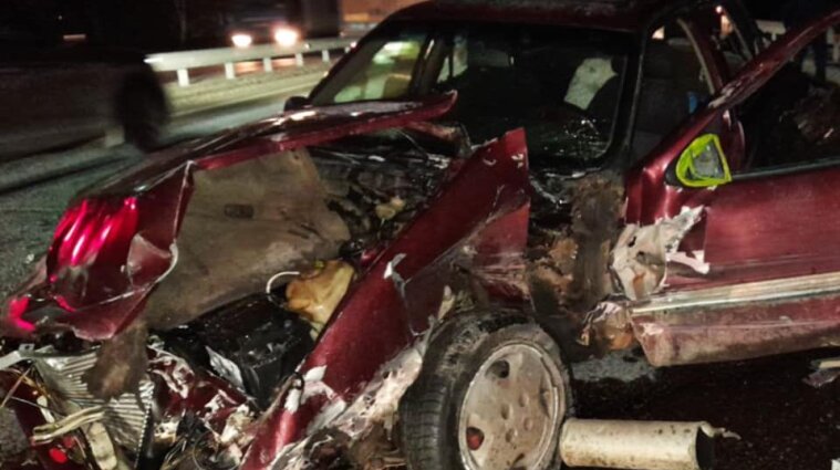 В Киевской области — «пьяное» ДТП: Opel  с ребенком в салоне врезался в отбойник (ФОТО, ВИДЕО)