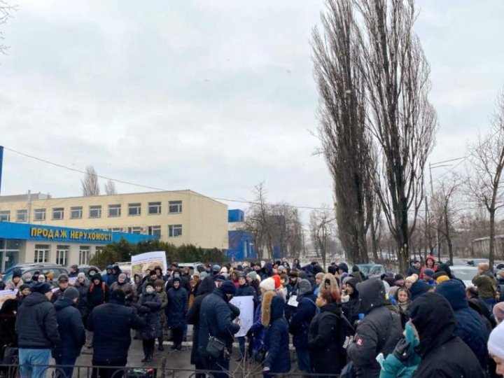 В Оболонском районе Киева протестующие требовали снижения тарифов на электроэнергию (ФОТО)
