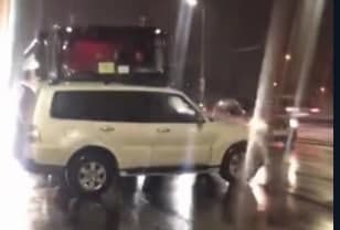 В центре Киева грузовик врезался во внедорожник (ФОТО)