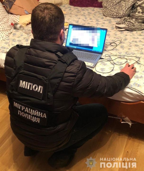 В Одессе на горячем поймали вебкам-модель (ФОТО)