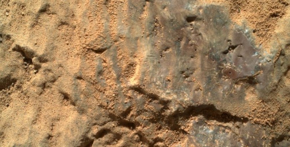 На Марсе обнаружили фиолетовые камни (ФОТО)