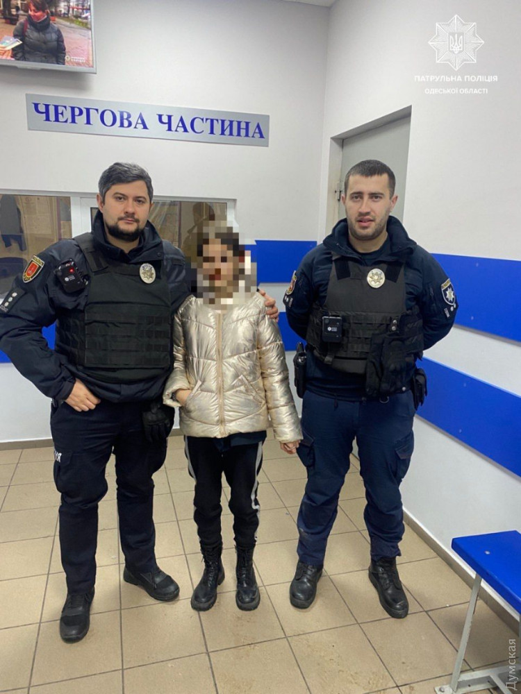 В Одессе патрульные нашли сбежавшую из дома 13-летнюю девочку