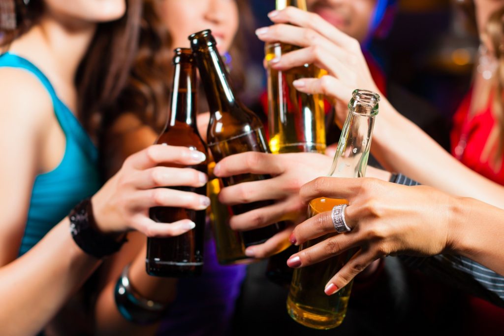 Выпивание алкоголя в состоянии стресса ослабляет человека &#8212; психолог