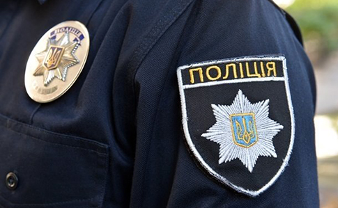 В Киеве полицейские избили задержанного металлическим ломом