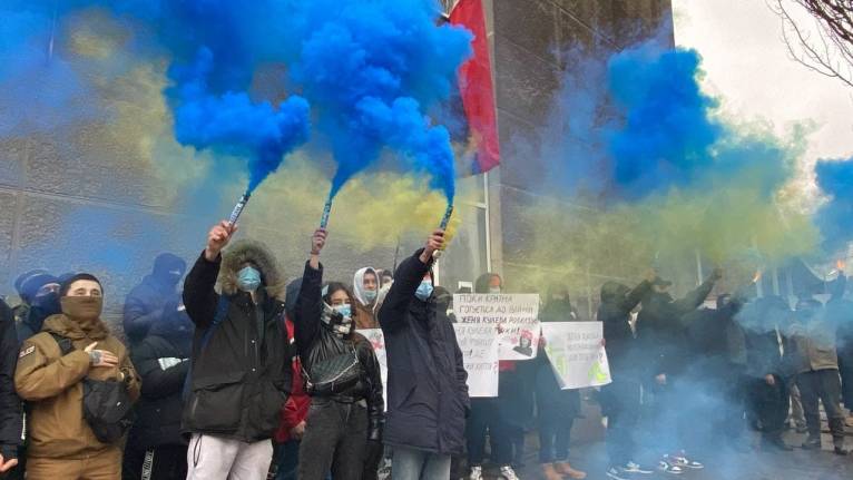 Активисты передали в НАПК заявление с просьбой проверить декларацию депутата Киевсовета Евгении Кулебы (Видео)