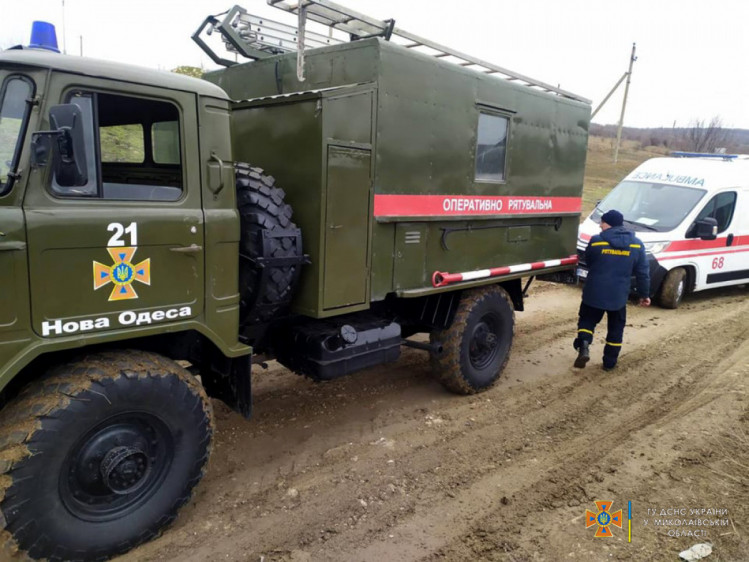 На Николаевщине карета «скорой» попала в «грязевой плен» (ФОТО)